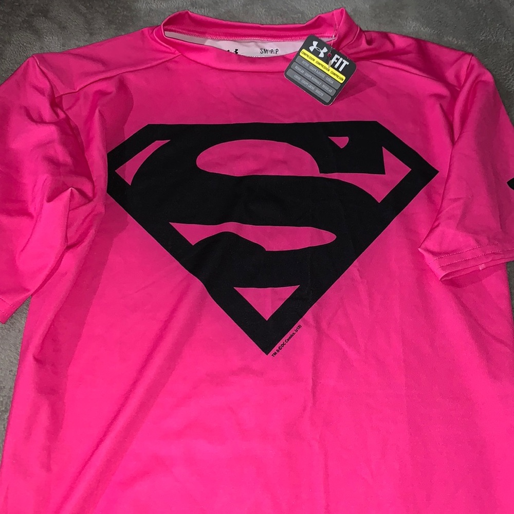 NWT Women’s Under Armour Tee